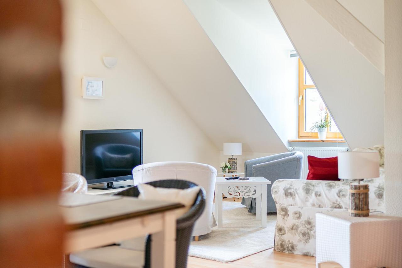 Gulfhof Butendiek - Ferienapartments Neuharlingersiel Exteriör bild